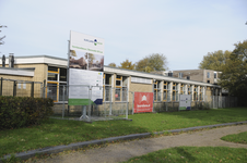 909300 Gezicht op de basisschool voor speciaal onderwijs Lux (Stauntonstraat 9) te Utrecht. Het schoolgebouw zal ...